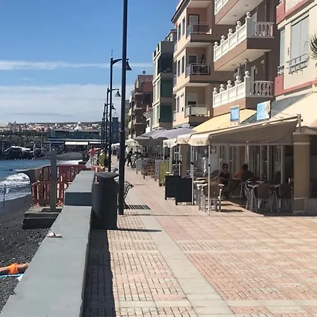 Casa Veronica 1. Piso Entero. 아파트 아로나